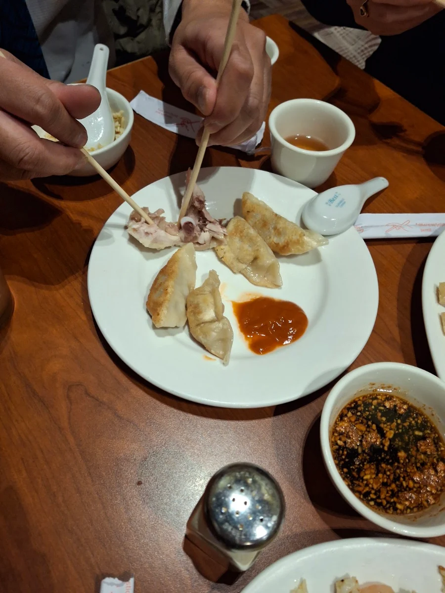 Pan Fried Pork Dumpling 窩貼